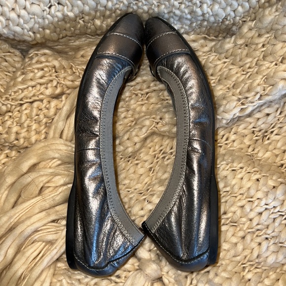 5/$50 Coach pewter leather flats size 6 - Picture 6 of 8